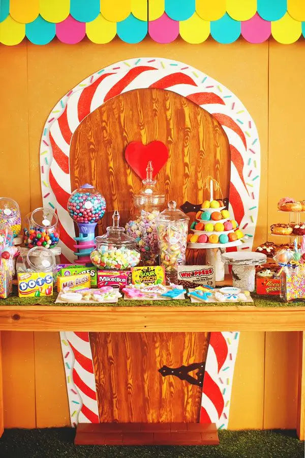 candy-decorated-backdrop